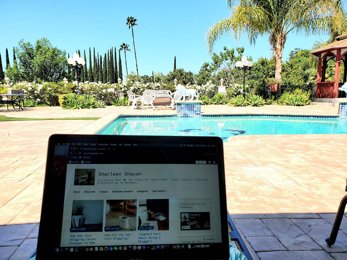 Sharleen's blog by the pool